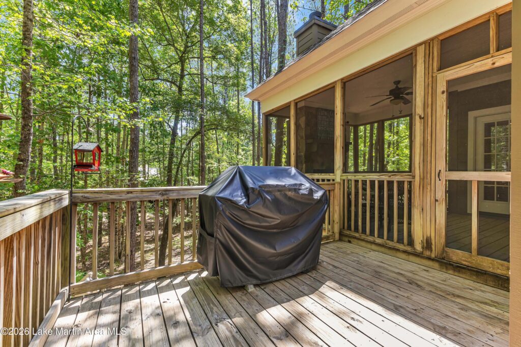 173 Village Circle Deck