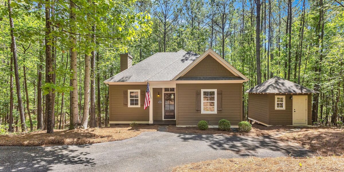 20260420174831861847000000-o 173 Village Circle Curb View