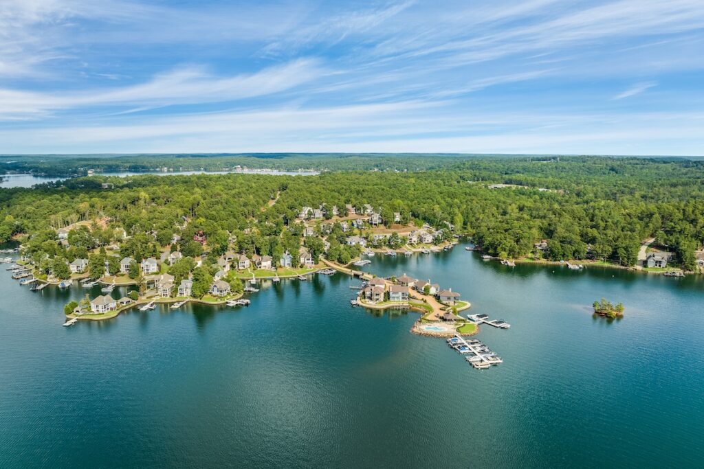 Neighborhood on Lake Martin