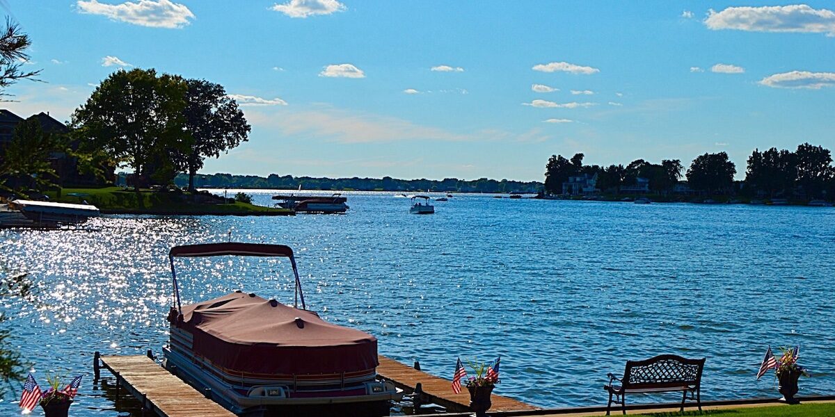 Lake Docks – 1 Dock on a lake