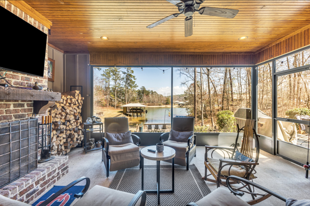 Bella's Cove Back Porch