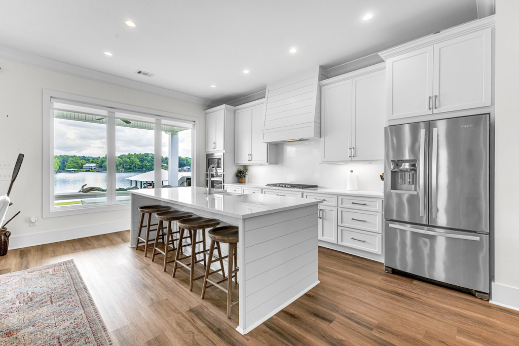 Lake it Easy Kitchen