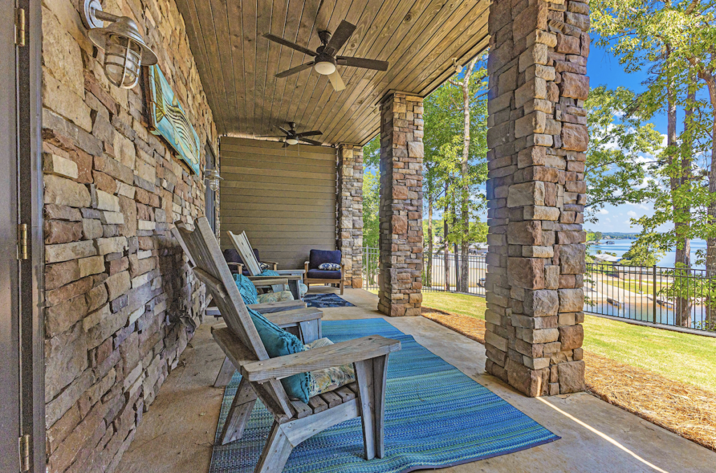 No Worries back porch with view of the lake