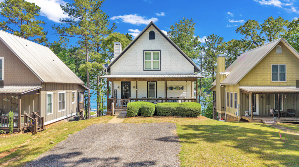 No Worries rental home on Lake Martin