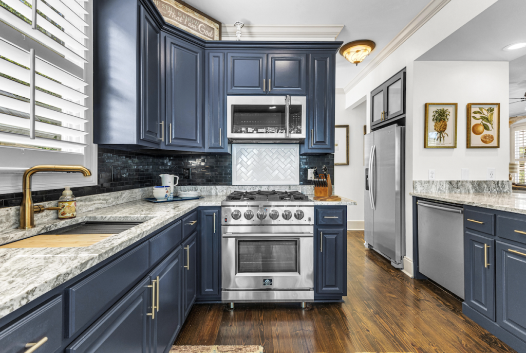 No Worries Lake Martin Rental Kitchen