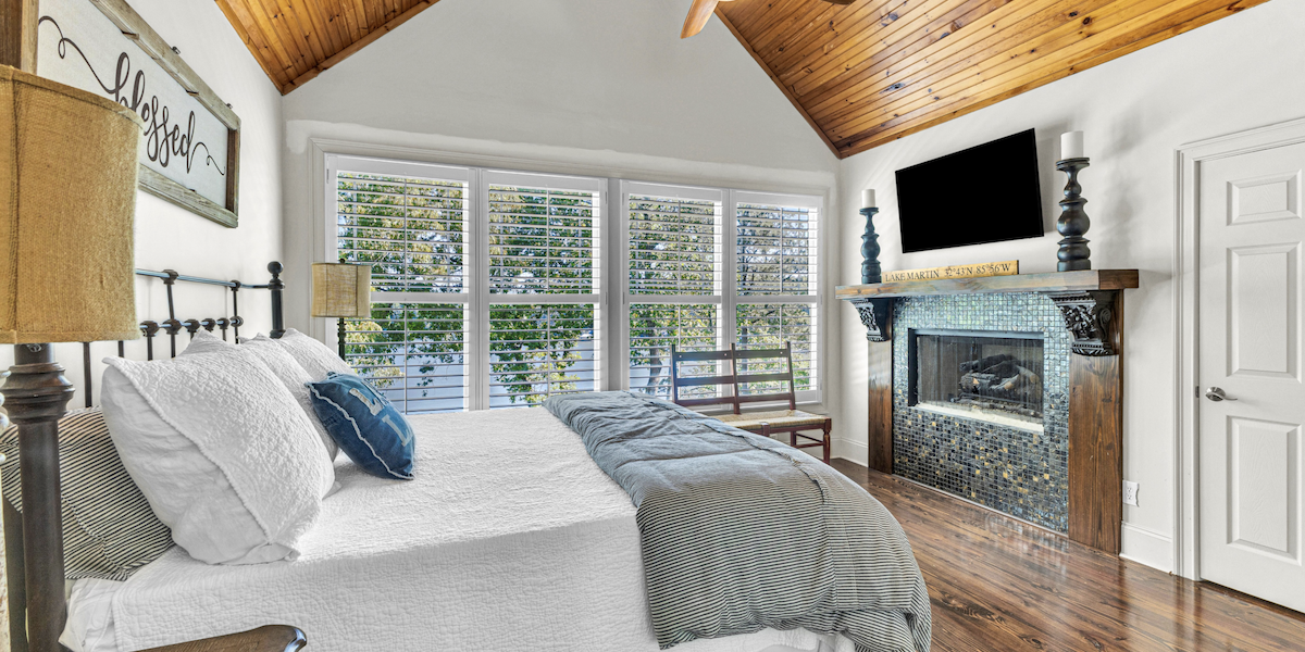 No Worries master bedroom