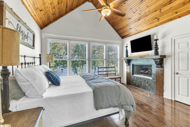 No Worries master bedroom