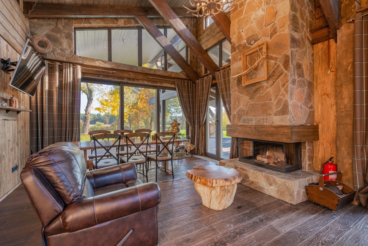 Well appointed rustic home