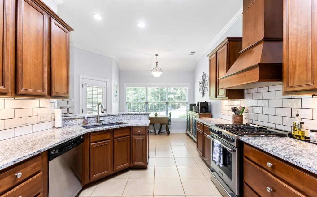 20 Pineview Lane Kitchen