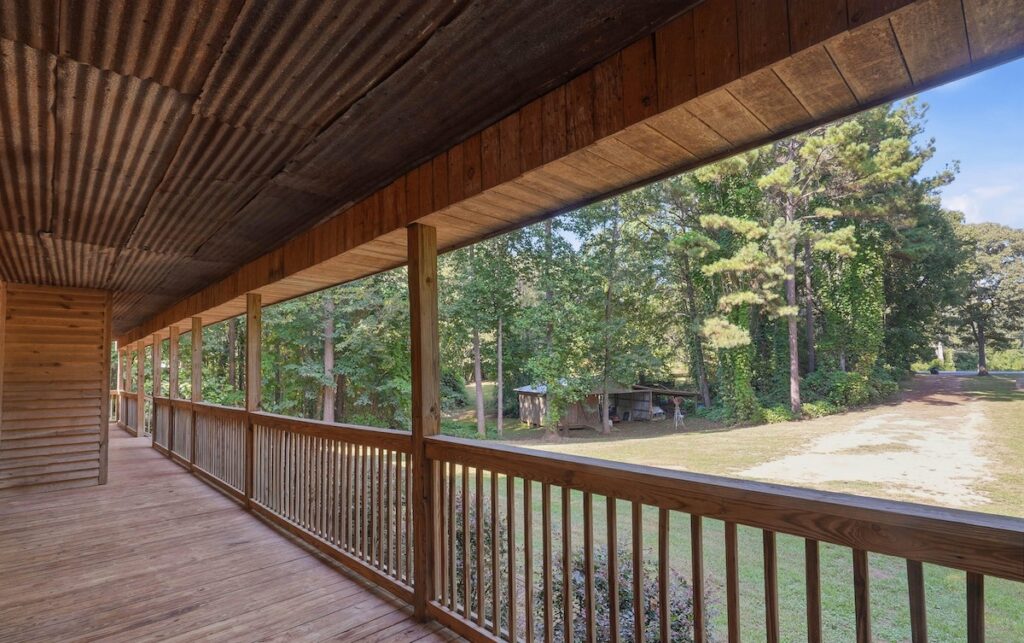 6741 Horseshoe Bend Road Front Porch